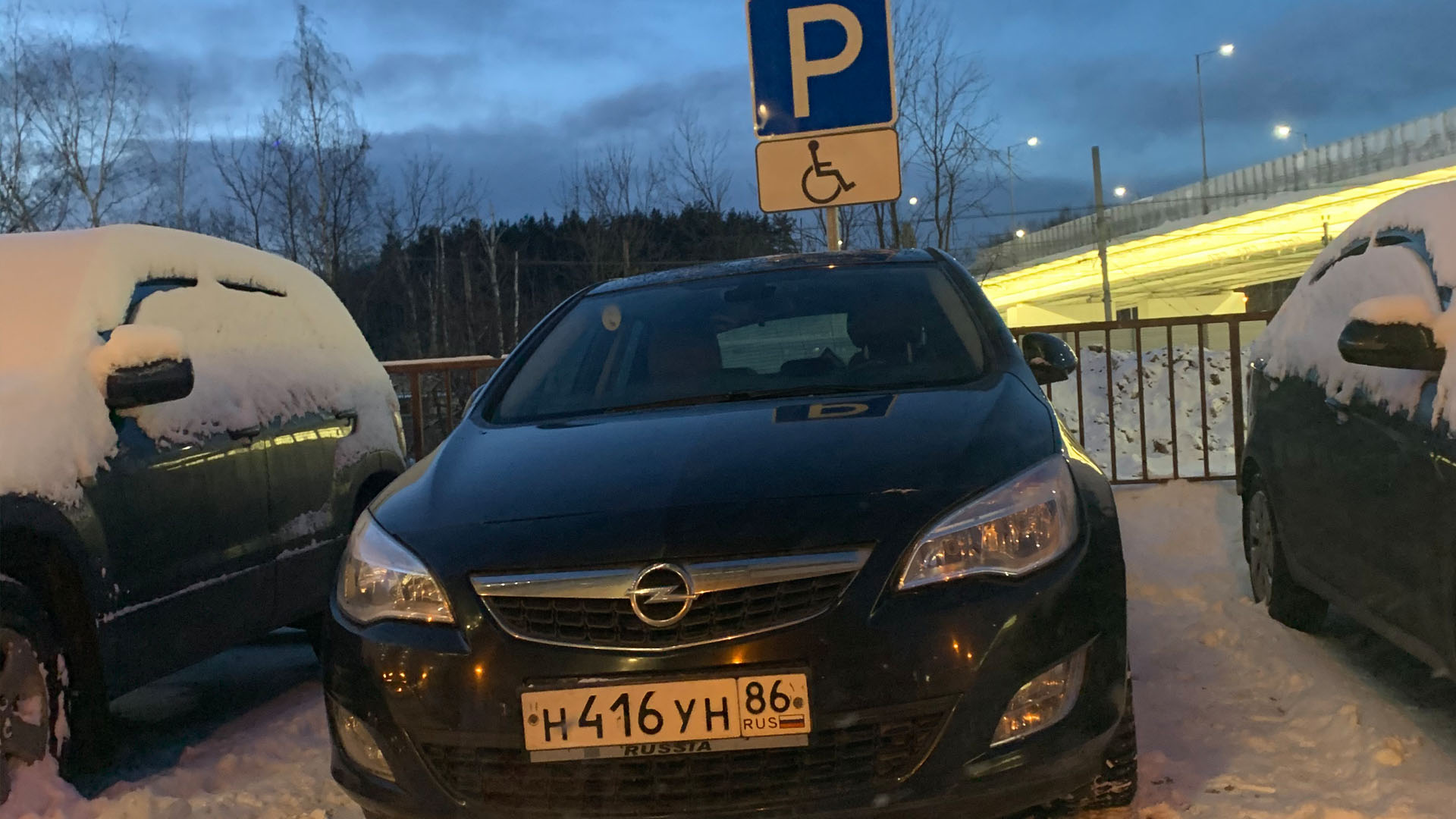 Неправильная парковка на Октября, Реутов