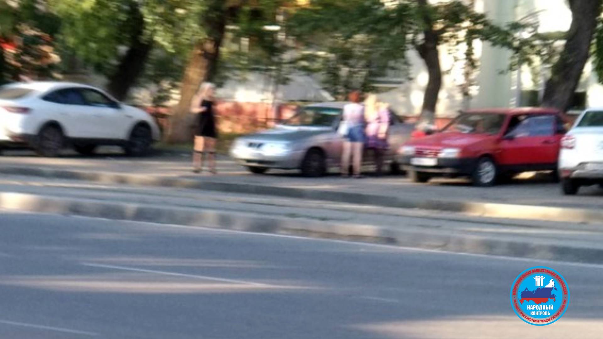 Почти каждый вечер безнаказанно стоят проститутки на Горького в Челябинске