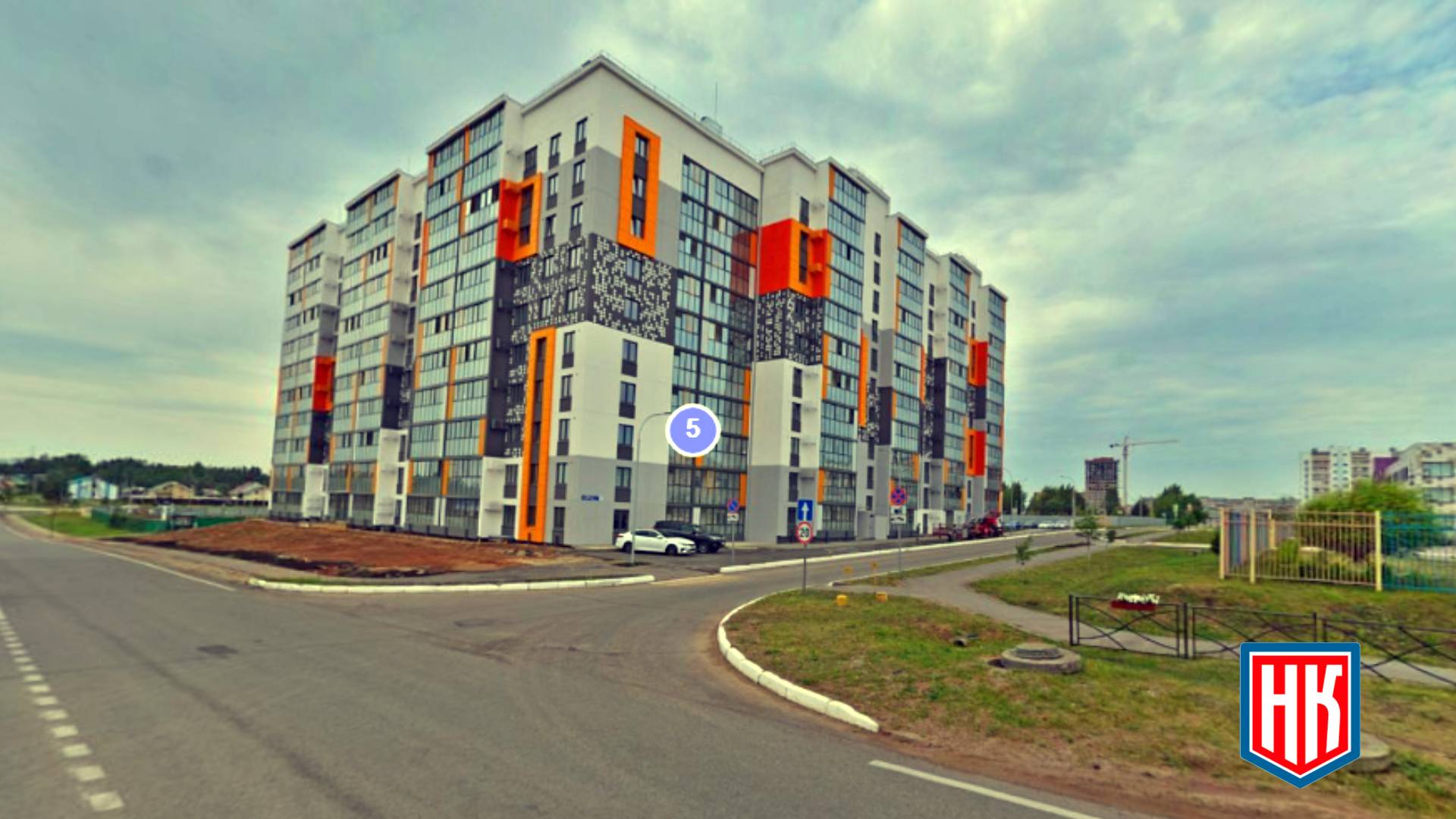32% парковочных места на весь многоэтажный дом в Елабуге