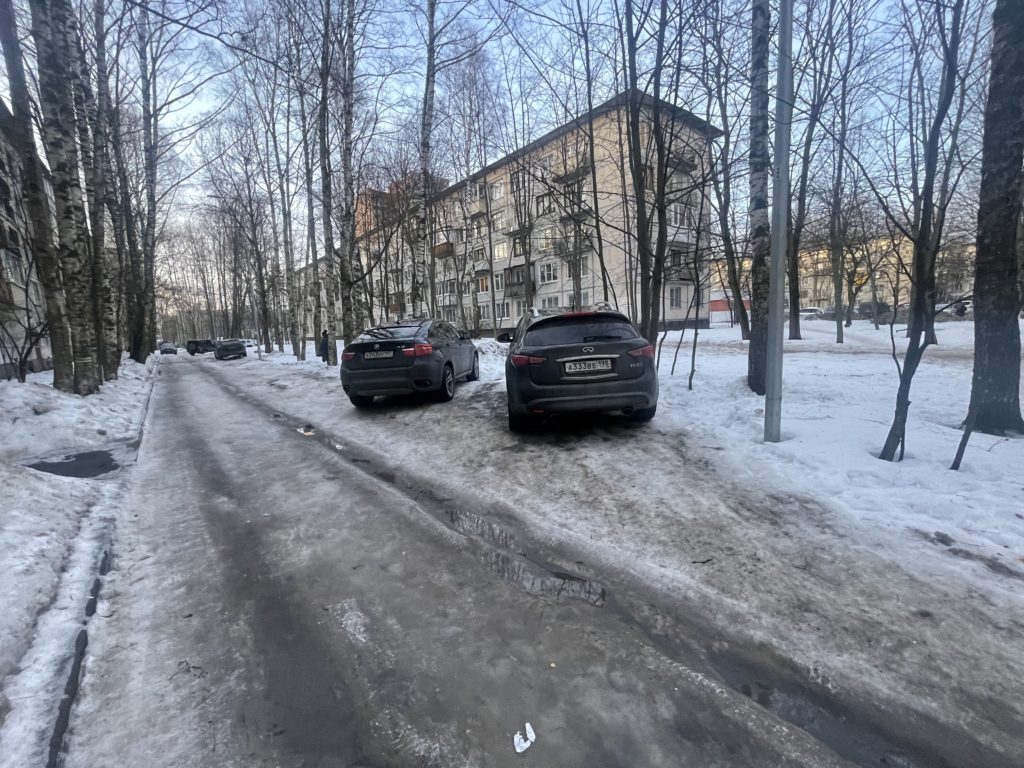 301C3FC6-E582-4CD2-87DF-603A81F1A2F0-aebed97fcfc56928e30ab64a69b475fd-1024x768 Незаконная парковка из-за неочищенного снега и льда в Санкт-Петербурге