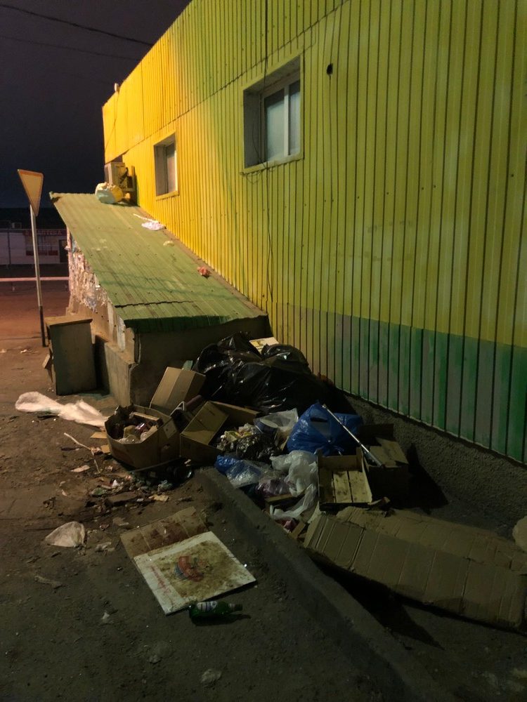 7247f0a42f4b26c4878404054313f7f6-rotated Антисанитария и свалка мусора на улице в Черкесске
