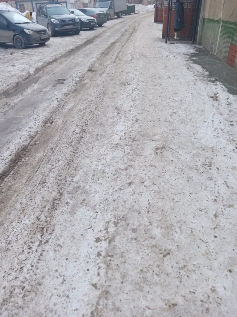afcde6709e3abb4c1ad4fe85a6ee34a5-768x1024 Зимой — каток, весной — горка: состояние тротуара в Новоуральске