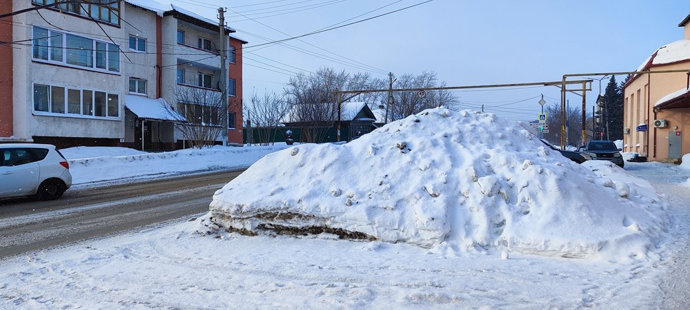bcfa9d3d033f1c6296833fc9a6a2f2ff Снежный коллапс в Камышлове: мэр занят КВНщиками, а жители страдают от аварий на дорогах