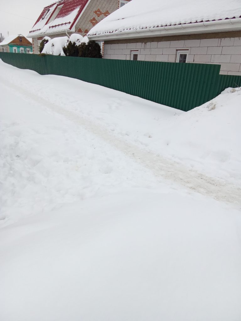 IMG_20240222_142731-d0c8d14a69151979c61c51234dd158a5-768x1024 Дорога в деревне Литвиново не убирается от снега, скоро будет невозможно ходить