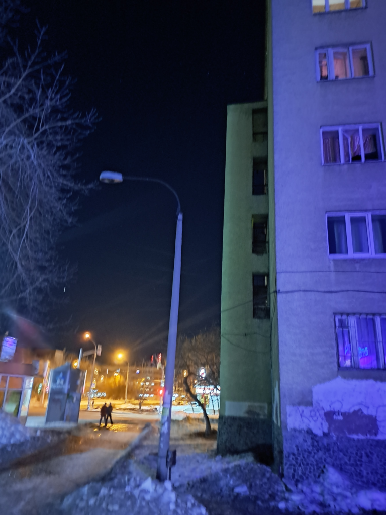 image-85-768x1024 Не работают уличные фонари на улице Надеждинская в Екатеринбурге