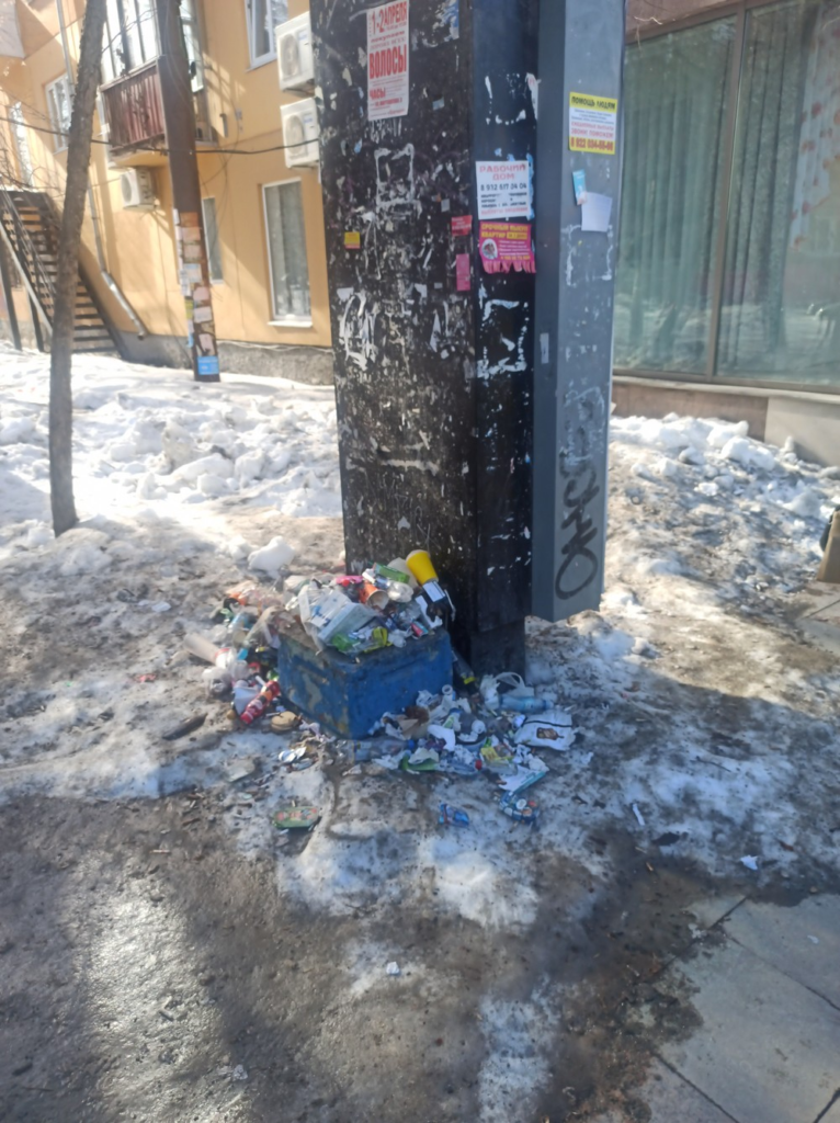 image-87-766x1024 Всю зиму мусор на остановке общественного транспорта «Трансагентство» в Екатеринбурге