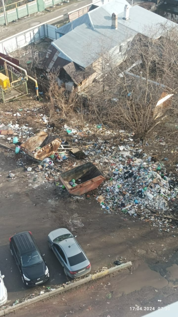image-158-576x1024 Ужасное состояние мусорки на улице Авангардной в Казани: жильцы возмущены