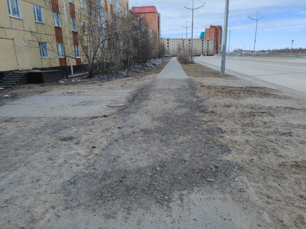 image-64-1024x768 В Новом Уренгое не восстановили покрытие тротуара после строительных работ