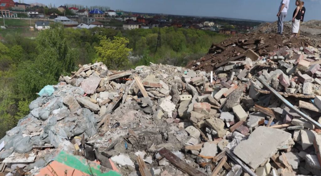 saratov-1024x563 Горы мусора, пожары и слив отходов в Волгу: Несанкционированная свалка в Саратове