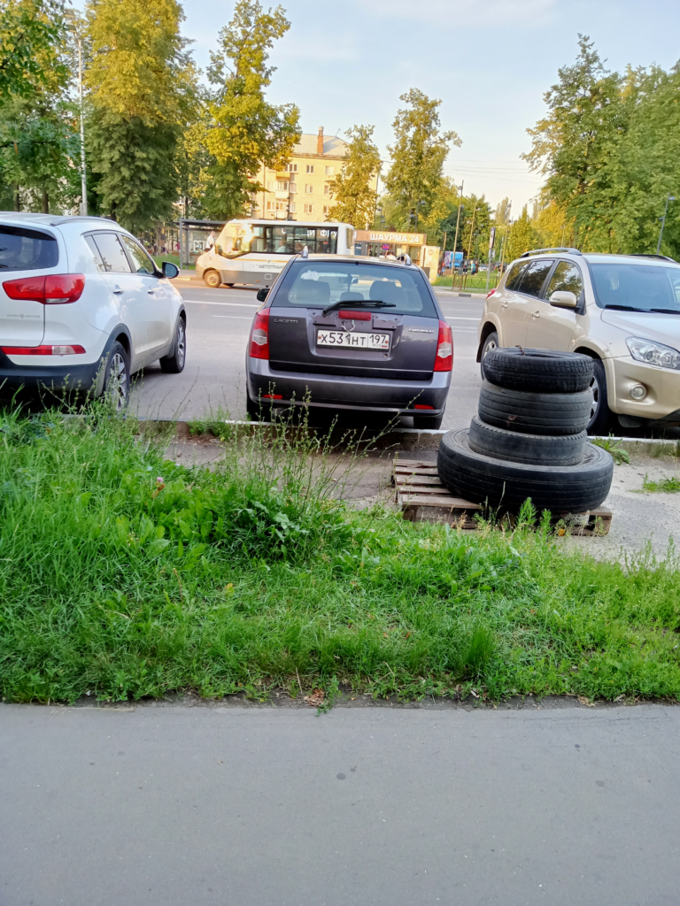 image-80-768x1024 Незаконная парковка и агрессивное поведение автолюбителя в Электростали