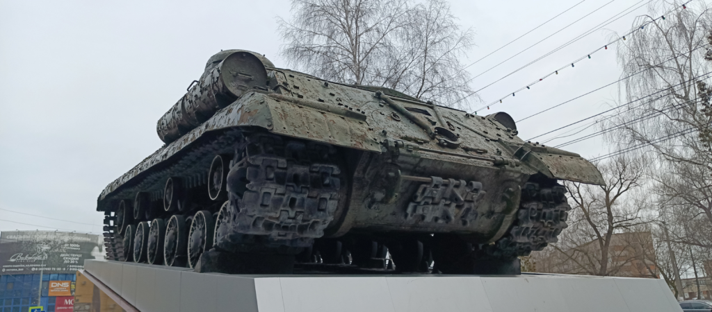 image-79-1024x450 Мемориальный танк в Новомосковске страдает от времени и нуждается в восстановлении
