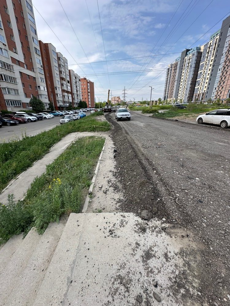 2e840615d19742a01011e9588bc848ff-rotated Щебень вместо тротуара: в Иркутске после дорожных работ пешеходам стало негде ходить