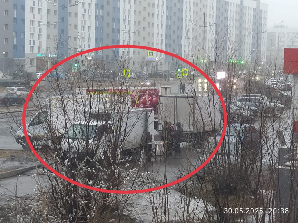 image-101-1024x768 Жители Нового Уренгоя жалуются на круглосуточный шум от фур у торгового центра