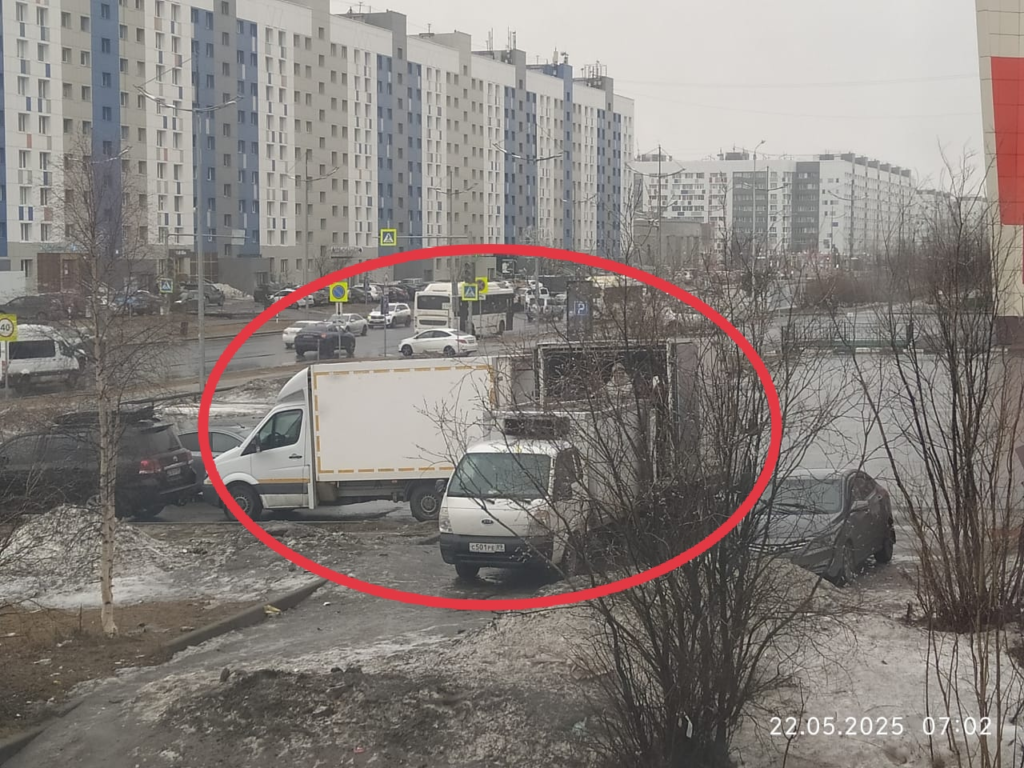 image-102-1024x768 Жители Нового Уренгоя жалуются на круглосуточный шум от фур у торгового центра