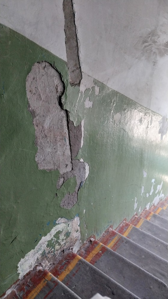 image-187 В Сегеже подъезд дома на Монтажников не ремонтировали с советских времён