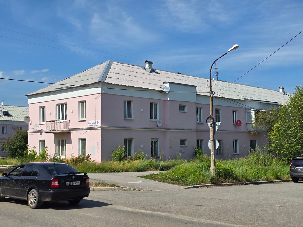 image-34 Опасная кровля: в Каменске-Уральском уже полгода не могут починить крышу жилого дома