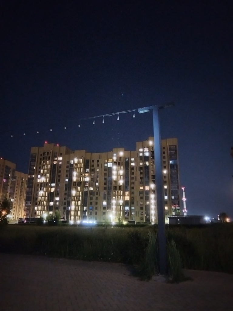 image-87-768x1024 Парк около торгового центра «Мега» в Казани остается без вечернего освещения