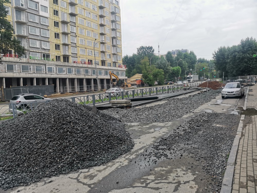 8e1157f352fe7d279a94840900b7754e После монтажа тепловой муфты в Екатеринбурге не восстановили дорожное покрытие
