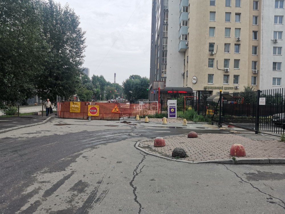 fc07042b55f70929f90dd084338e467c После монтажа тепловой муфты в Екатеринбурге не восстановили дорожное покрытие