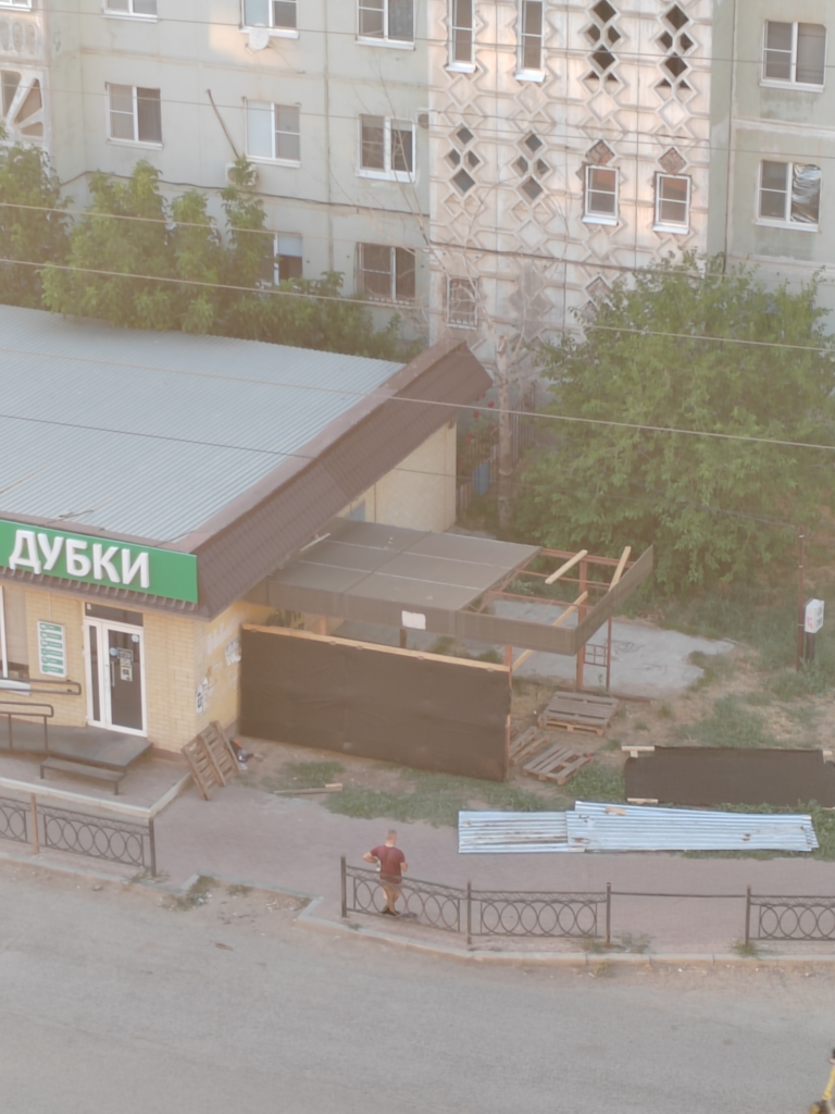 image-300-768x1024 «Что хотим, то и делаем»: жители Астрахани жалуются на торговый павильон на Куликова