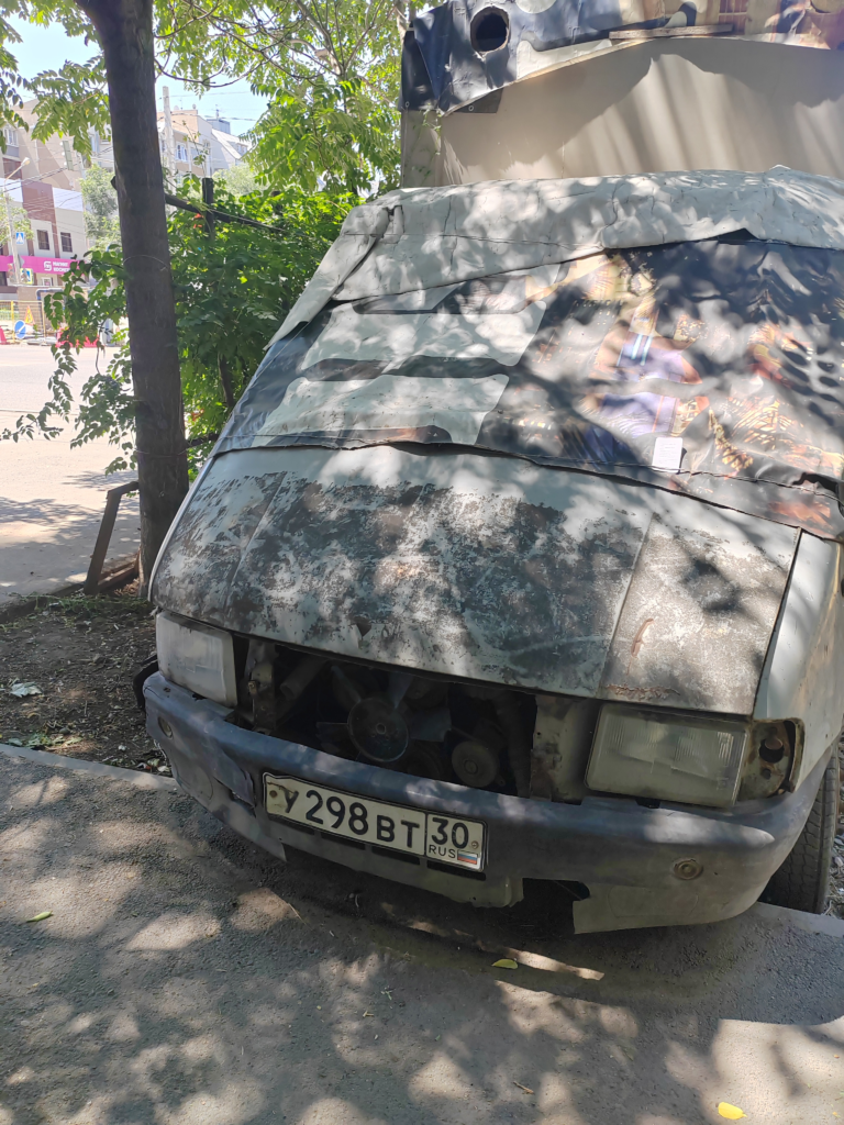 image-301-768x1024 В Астрахани выявили незаконную торговую точку на улице 11-й Красной Армии