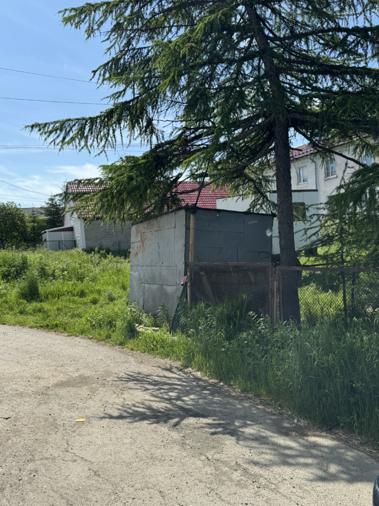 image-69-768x1024 Жители Магадана требуют убрать старые гаражи с улицы Портовой