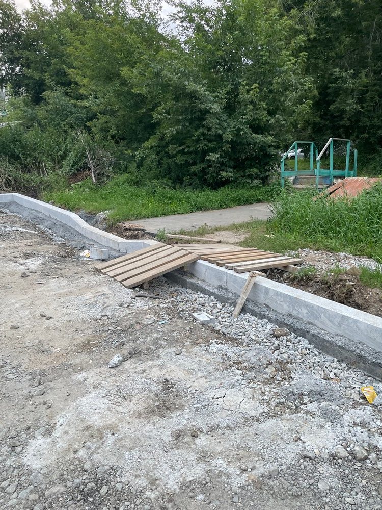 66835a11edea0c18caf5a7e90ae7f844-rotated Асфальт заканчивается грязью: на Окраинной в Екатеринбурге жалуются на недоделанную дорогу