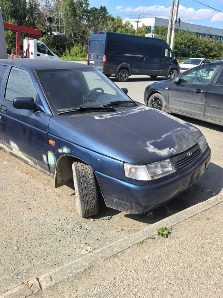 image-211-768x1024 В Верхней Пышме просят эвакуировать бесхозный автомобиль на улице Петрова