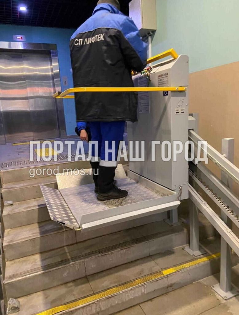 otsutstvie-pandusa-ot-podemnika-kljuchej-ne-dajut-potomu-chto-im-polzovatsya-s-kolyaskoj-nelzya-778x1024 Отписки и отказы: как застройщик и власти игнорируют жителей «Кленовых Аллей» в Москве