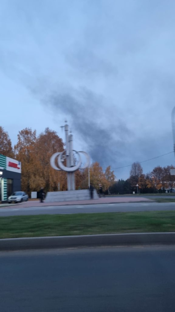 20251011_165403-9d9bc0113aedd3ed7711daf0d0f38a78-576x1024 Чёрный туман накрыл Нижнекамск: люди задыхаются от химических выбросов