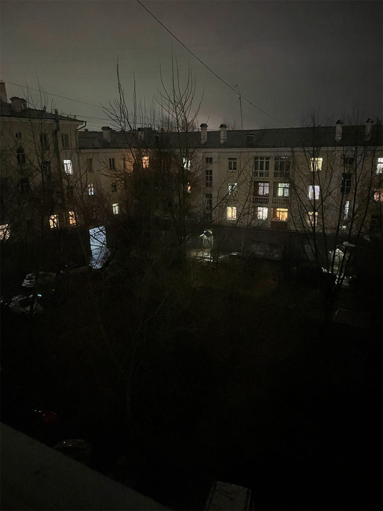 Minometchikov-62-1-768x1024 В Екатеринбурге жители дома на Минометчиков остались без уличного освещения