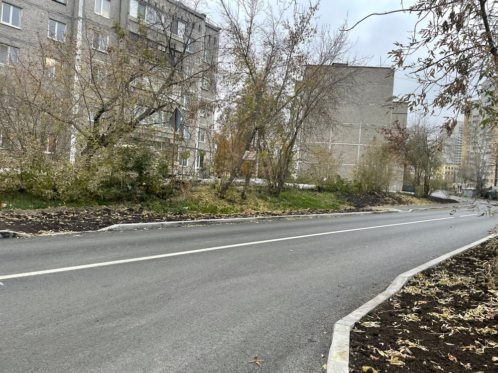 image-74 Жители Екатеринбурга вновь жалуются на незавершённый ремонт дороги на Симферопольской
