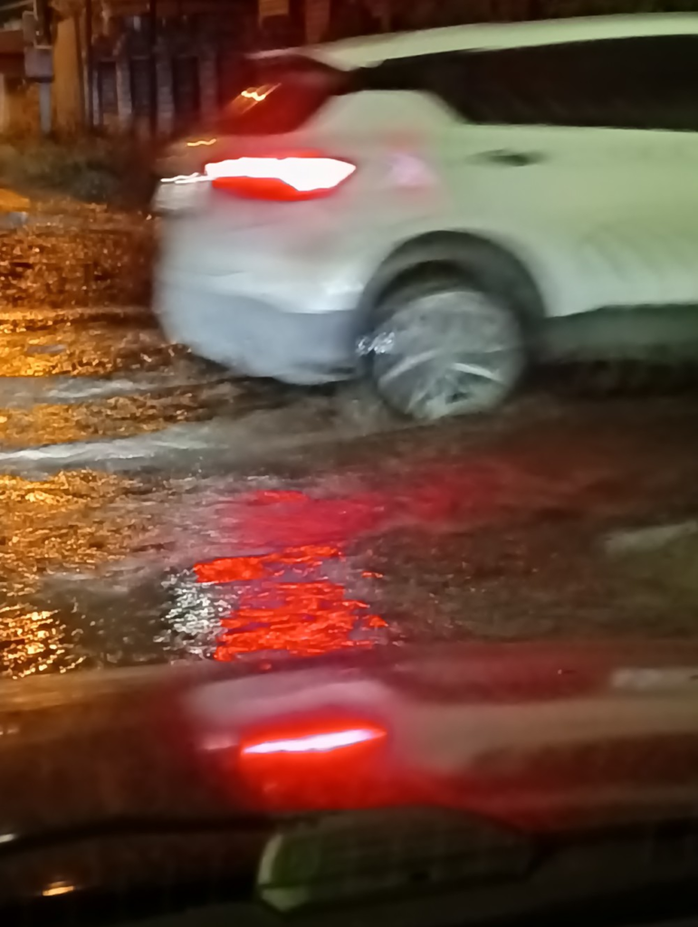 image-116-771x1024 Жители поселка Ометьево жалуются на затопленную улицу Соревнования