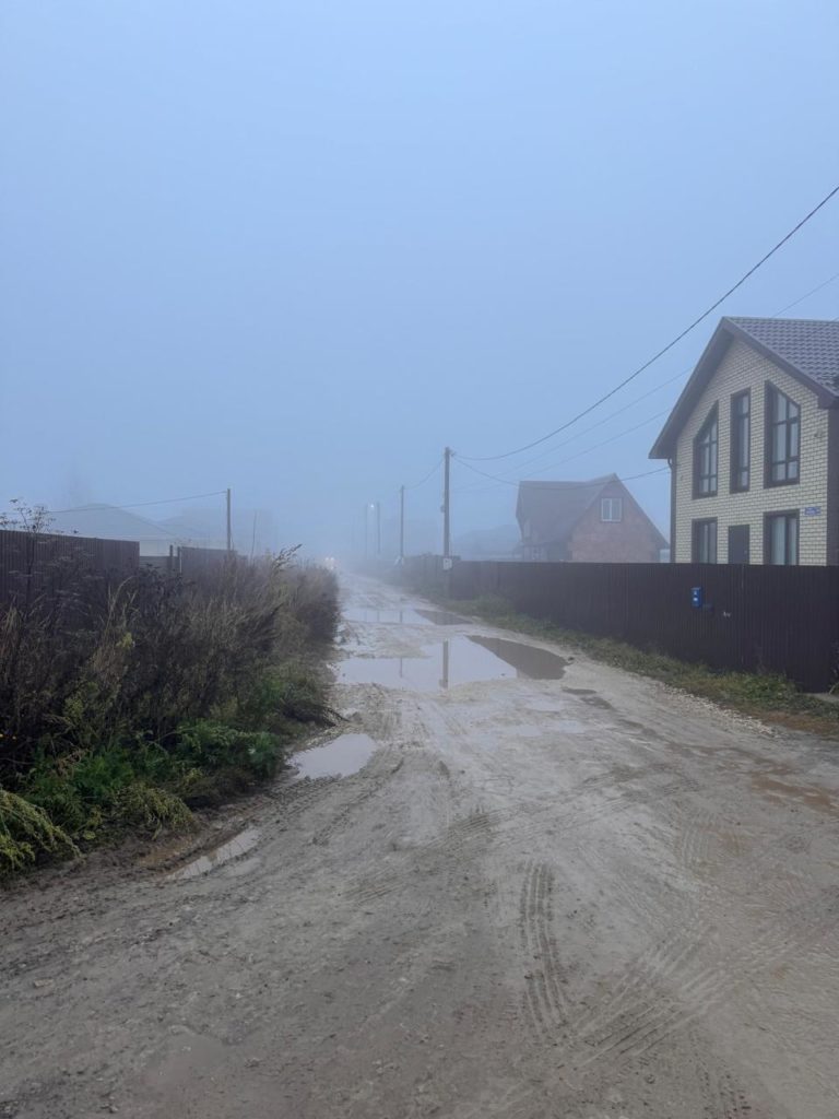 image-25-11-25-08-03-1-768x1024 В коттеджном поселке «Удачный» в Татарстане дороги превратились в непроходимую грязь