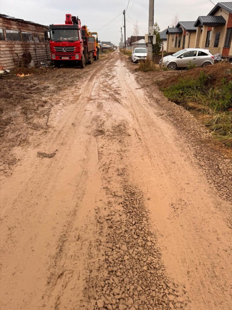 image-25-11-25-08-03-4-768x1024 В коттеджном поселке «Удачный» в Татарстане дороги превратились в непроходимую грязь