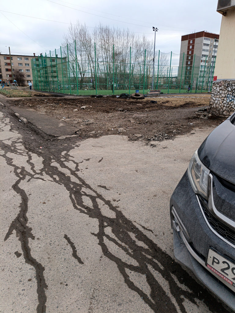 Okruzhnaya-8-2-768x1024 Жители Вторчермета устали от свалок и разбитых тротуаров в районе