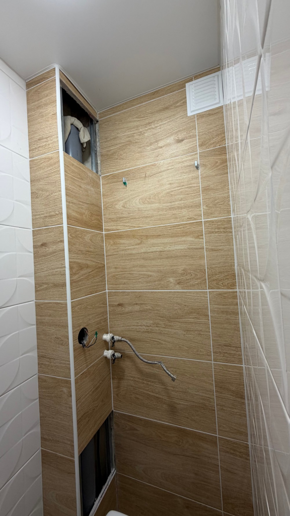 image-73-576x1024 После ремонта крыши в Бийске канализация «течет» в квартиры