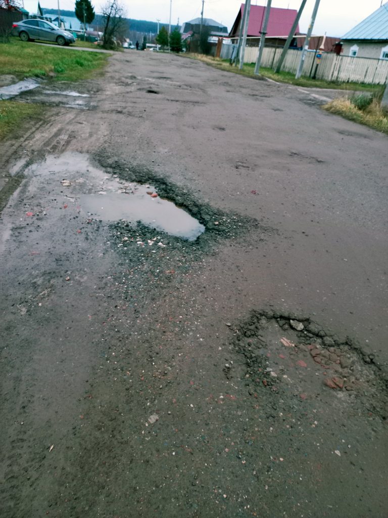 kazan-Suvorova-3-768x1024 «Проходим через Альпы»: в Казани на улице Суворова дорогу не ремонтировали более 30 лет