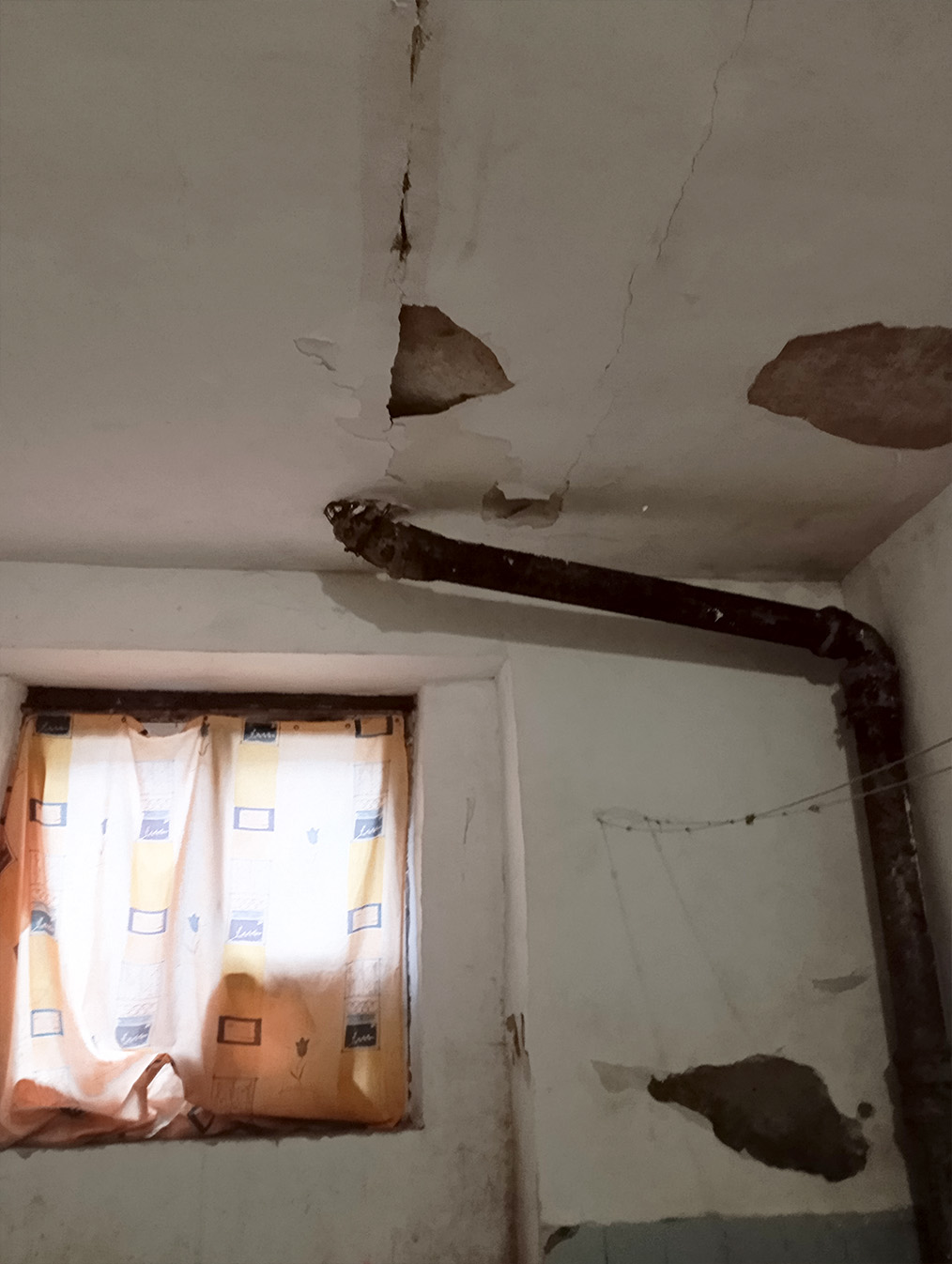 truzhenikov-2-3 В Екатеринбурге управляющая компания не справляется с домом на Тружеников, 2