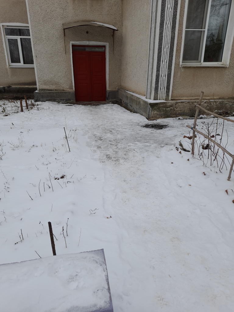 image-8-768x1024 Жители Комсомольского вновь поднимают вопрос о состоянии придомовых территорий