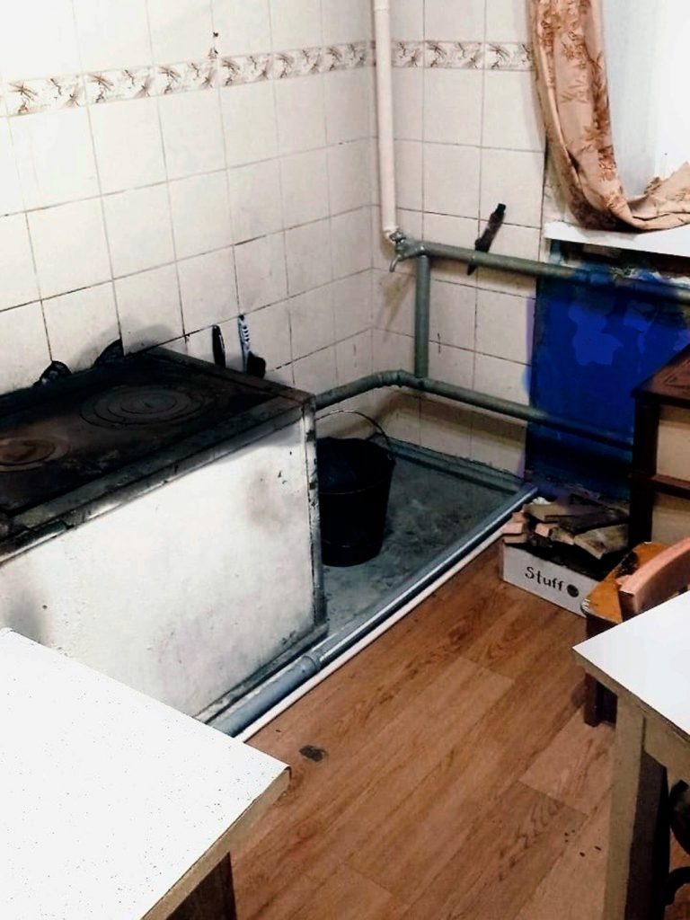 Barnaul-avarijnyj-dom-2-768x1024 Жители Барнаула добиваются признания старого дома на 2-й Строительной аварийным