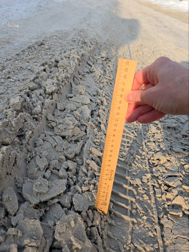 Ekaterinburg-Leninskij-rajon-ul.-Yamskaya-v-rajone-Chkalova-124-2 Колеи глубже 30 см: в Екатеринбурге просят почистить дублёр Ямской