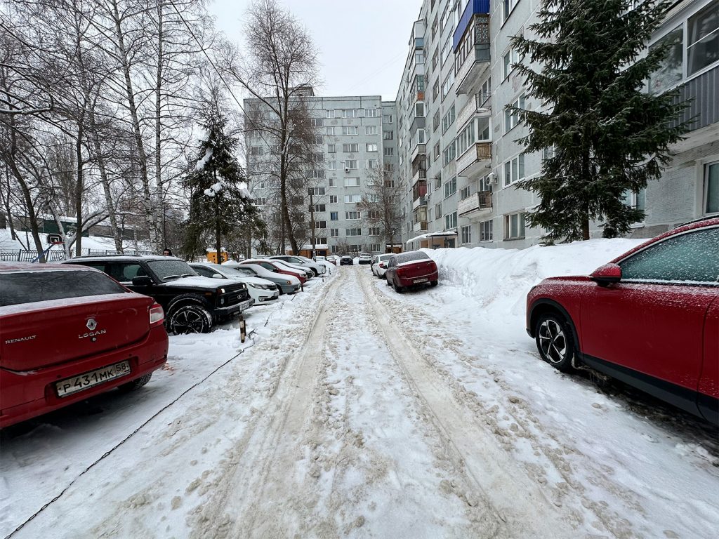 Penza-ulica-Kizhevatova-d-11-1-1024x768 Мусоровоз не проедет, люди не пройдут: житель Пензы жалуется на нечищеные дороги на Кижеватова