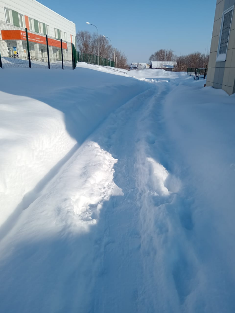 image-11-768x1024 Подъезд к детской поликлинике в Мензелинске затруднён из-за снега