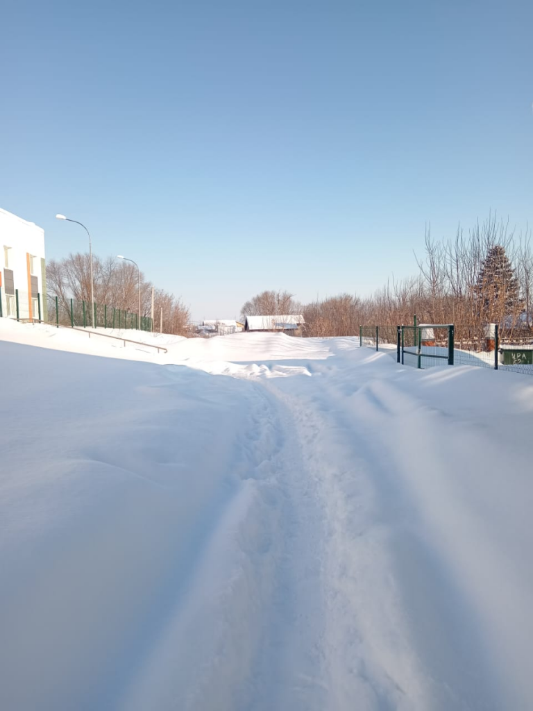 image-13-768x1024 Подъезд к детской поликлинике в Мензелинске затруднён из-за снега