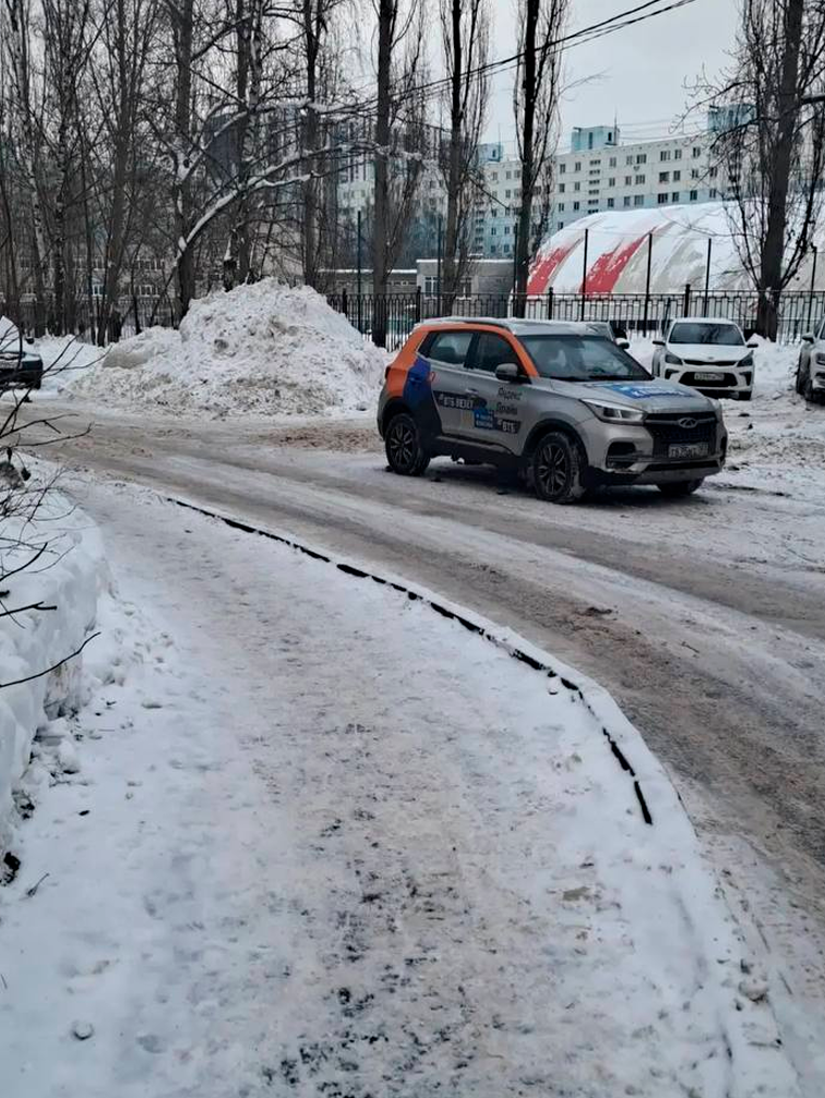 otvet-ljubercy-pobratimov-1 В Люберцах отчитались об уборке снега во дворе на Побратимов